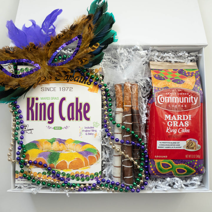 Photograph of a New Orleans Mardi Gras gift box containing Mam Papaul&